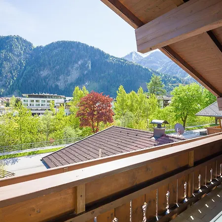 Alpenluxus Presents Panorama - Car Park And Mountain View شقة *